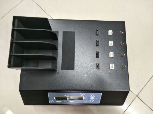 1對3專業(yè)級SATA3硬盤拷貝機每秒300MB適合高速SSD拷貝